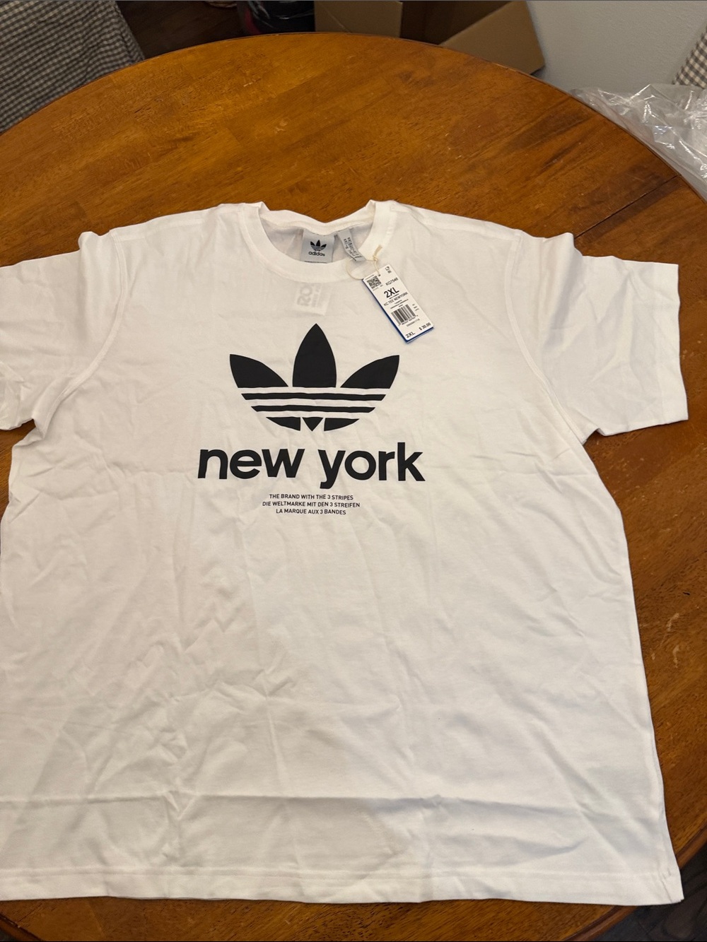 adidas Originals White T-Shirt with Black Trefoil New York Logo xxl